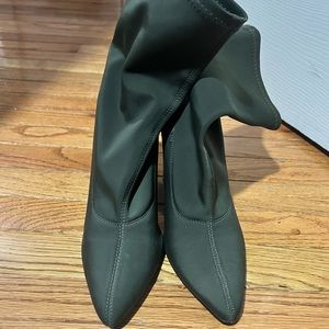 Olive booties